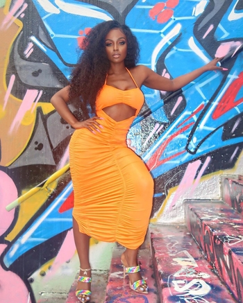 Amara La Negra