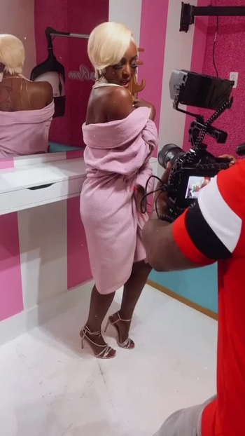 Amara La Negra