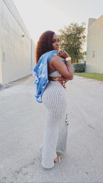 Amara La Negra