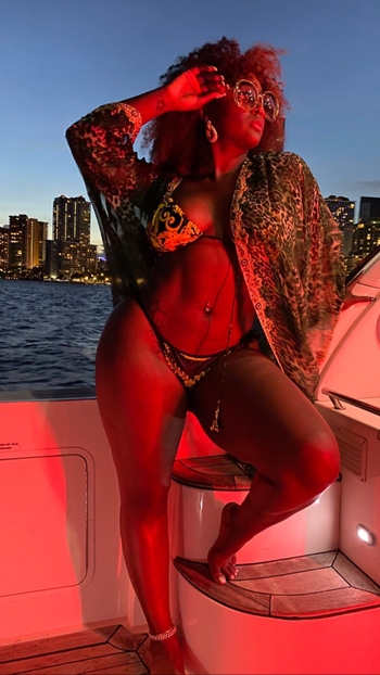 Amara La Negra