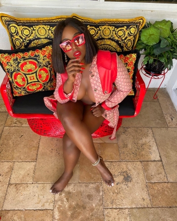 Amara La Negra