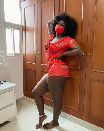 Amara La Negra