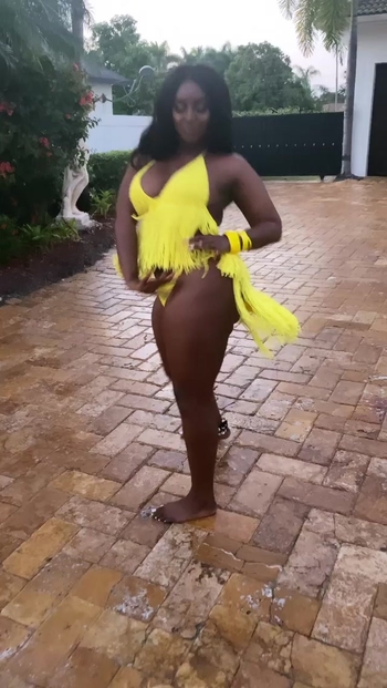 Amara La Negra