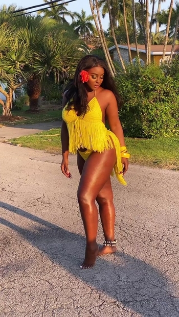 Amara La Negra