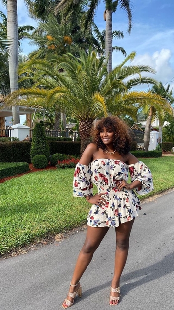 Amara La Negra