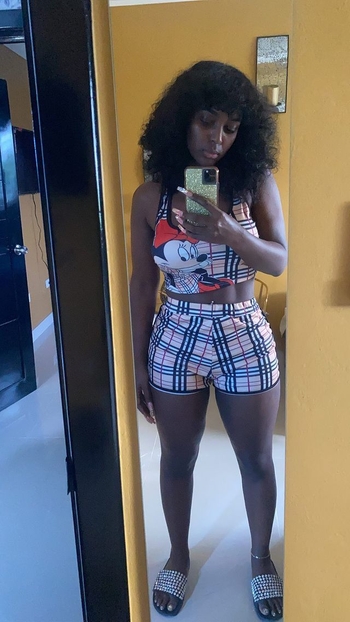 Amara La Negra