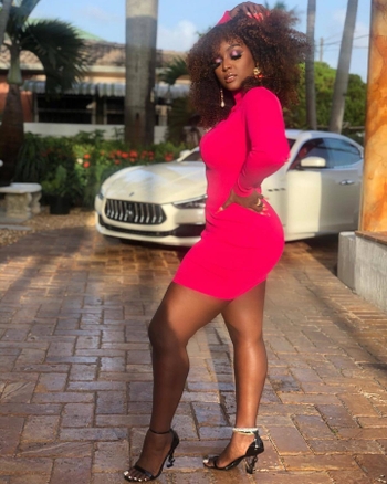 Amara La Negra