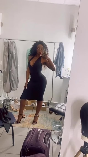 Amara La Negra