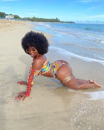 Amara La Negra