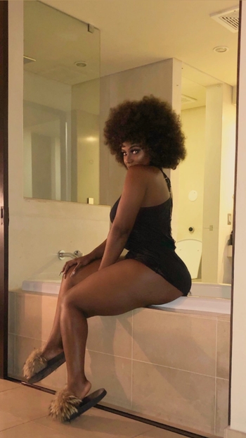 Amara La Negra