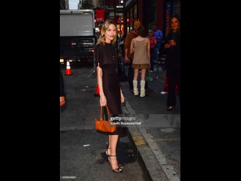  alt="Martha Hunt"