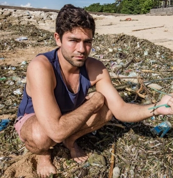 Adrian Grenier