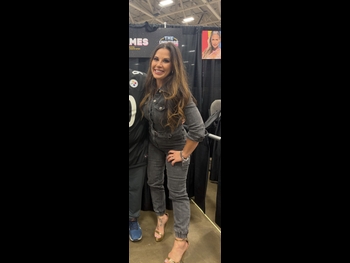  alt="Mickie James"