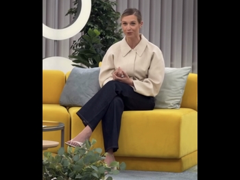  alt="Julia Kaminska"