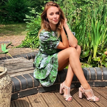 Una Healy