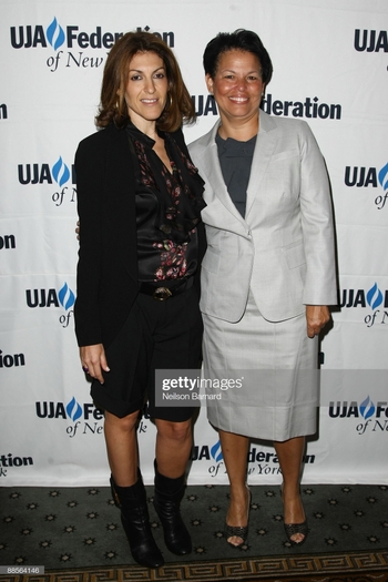 Debra Lee