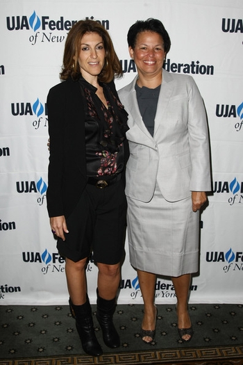 Debra Lee