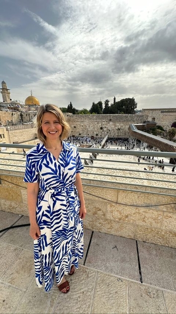 Samantha Brown (V)