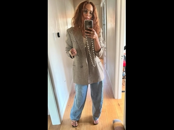  alt="Lesley-ann Brandt"
