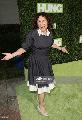 Rhea Perlman