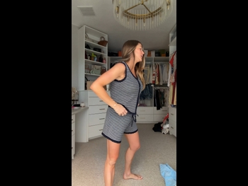  alt="Lindsay Arnold"