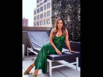  alt="Jen Lada"