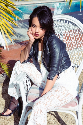 Kiersey Clemons