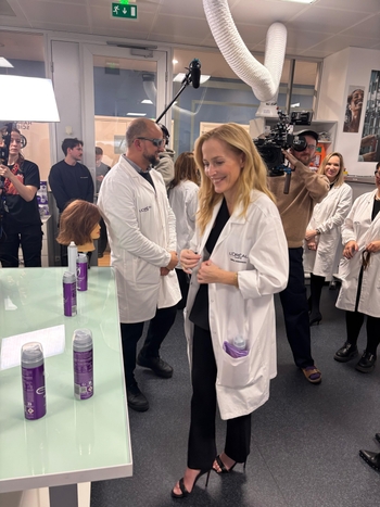 Gillian Anderson (I)