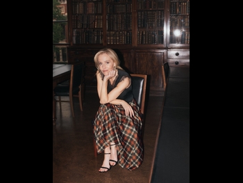  alt="Gillian Anderson (i)"