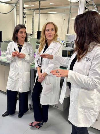 Gillian Anderson (I)