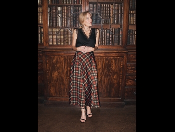  alt="Gillian Anderson (i)"