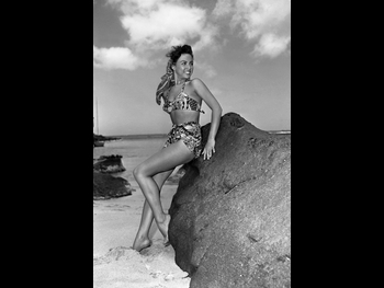  alt="Rita Moreno (i)"