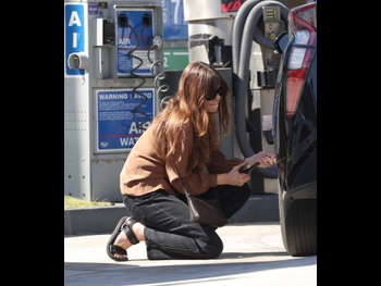  alt="Elizabeth Olsen"