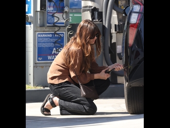  alt="Elizabeth Olsen"