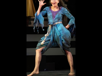  alt="Sutton Foster"