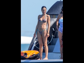  alt="Amelia Hamlin"