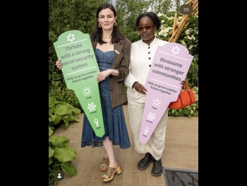  alt="Aisling Bea"