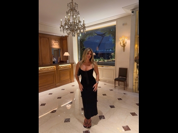  alt="Natasha Oakley"