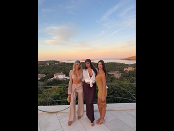  alt="Natasha Oakley"
