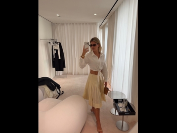  alt="Natasha Oakley"
