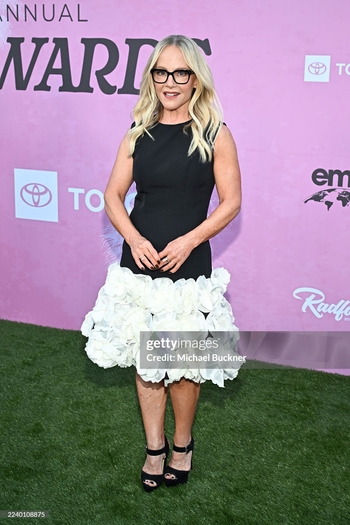 Rachael Harris (I)