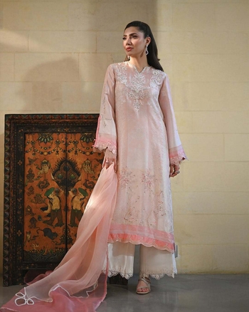 Mahira Khan