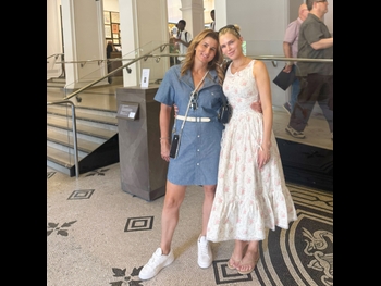 alt="Sara Foster"