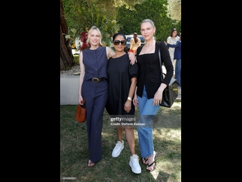  alt="Sara Foster"