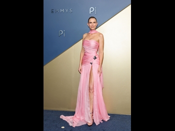  alt="Sara Foster"