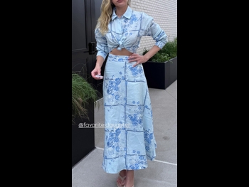  alt="Sara Foster"