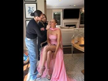  alt="Sara Foster"