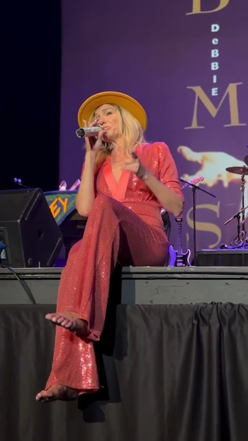 Debbie Gibson