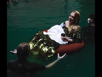  alt="Adele"