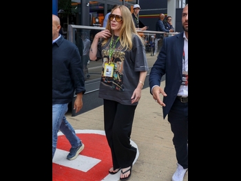  alt="Adele"